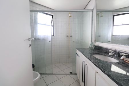 Apartamento para alugar com 180m², 4 quartos e 2 vagasBanheiro Suíte