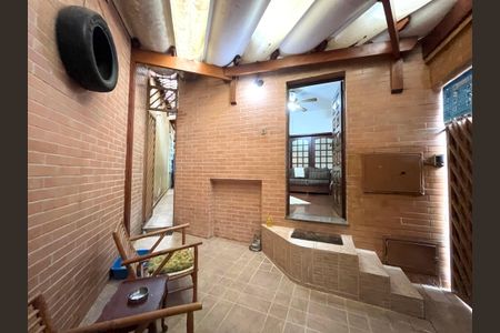 Casa à venda com 143m², 2 quartos e 1 vagaGaragem