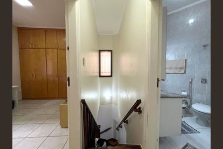 Casa à venda com 143m², 2 quartos e 1 vagaEscada