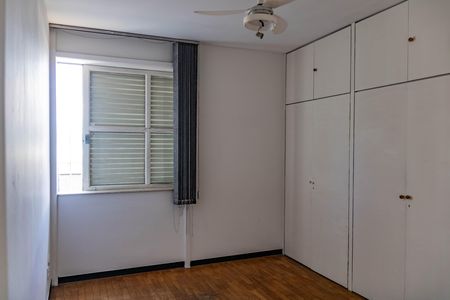 Casa à venda com 305m², 3 quartos e 3 vagas Casa à venda com 305m², 3 quartos e 3 vagasQuarto 2