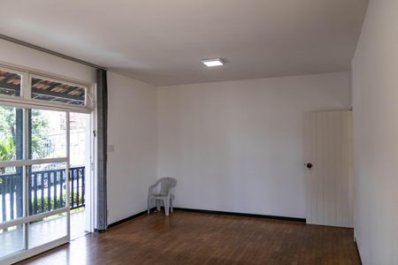 Casa à venda com 305m², 3 quartos e 3 vagas Casa à venda com 305m², 3 quartos e 3 vagasSala 1