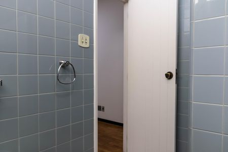 Casa à venda com 305m², 3 quartos e 3 vagas Casa à venda com 305m², 3 quartos e 3 vagasBanheiro da Suíte