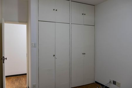 Casa à venda com 305m², 3 quartos e 3 vagas Casa à venda com 305m², 3 quartos e 3 vagasQuarto 1