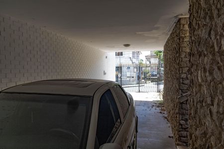 Casa à venda com 305m², 3 quartos e 3 vagas Casa à venda com 305m², 3 quartos e 3 vagasGaragem