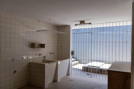 Casa à venda com 305m², 3 quartos e 3 vagas Casa à venda com 305m², 3 quartos e 3 vagasÁrea de Serviço