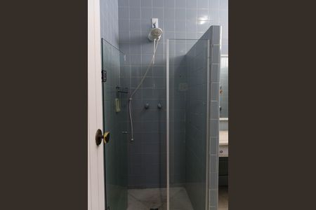 Casa à venda com 305m², 3 quartos e 3 vagas Casa à venda com 305m², 3 quartos e 3 vagasBanheiro da Suíte