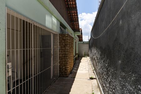 Casa à venda com 305m², 3 quartos e 3 vagas Casa à venda com 305m², 3 quartos e 3 vagasÁrea externa