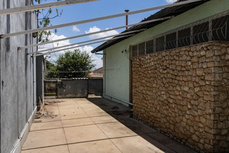 Casa à venda com 305m², 3 quartos e 3 vagas Casa à venda com 305m², 3 quartos e 3 vagasÁrea externa