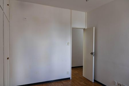 Casa à venda com 305m², 3 quartos e 3 vagas Casa à venda com 305m², 3 quartos e 3 vagasQuarto 2