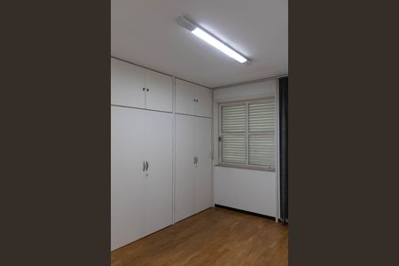 Casa à venda com 305m², 3 quartos e 3 vagas Casa à venda com 305m², 3 quartos e 3 vagasSuíte