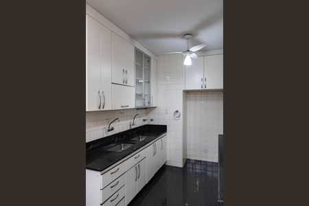 Casa à venda com 305m², 3 quartos e 3 vagas Casa à venda com 305m², 3 quartos e 3 vagasCozinha