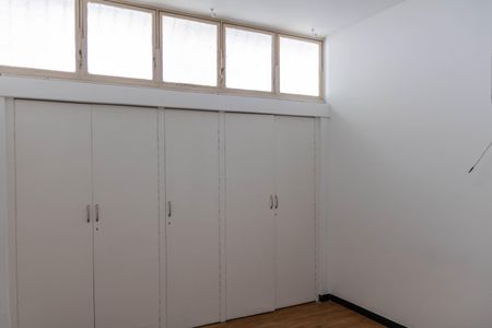 Casa à venda com 305m², 3 quartos e 3 vagas Casa à venda com 305m², 3 quartos e 3 vagasSala 2