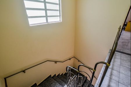 Casa à venda com 189m², 3 quartos e 2 vagas Casa à venda com 189m², 3 quartos e 2 vagasEscada