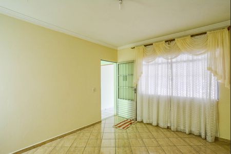 Casa à venda com 189m², 3 quartos e 2 vagas Casa à venda com 189m², 3 quartos e 2 vagasSala
