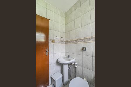 Casa à venda com 189m², 3 quartos e 2 vagas Casa à venda com 189m², 3 quartos e 2 vagasBanheiro Social