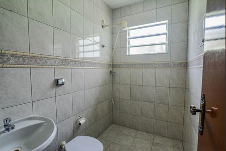 Casa à venda com 189m², 3 quartos e 2 vagas Casa à venda com 189m², 3 quartos e 2 vagasBanheiro Social