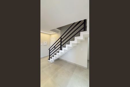 Apartamento à venda com 140m², 3 quartos e 4 vagasEscada