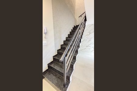 Apartamento à venda com 140m², 3 quartos e 4 vagasEscada