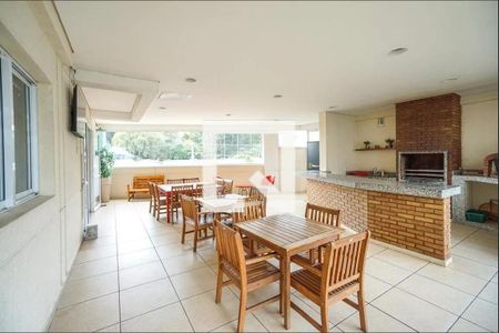 Apartamento à venda com 70m², 3 quartos e 2 vagas Apartamento à venda com 70m², 3 quartos e 2 vagasCondomínio - Churrasqueira