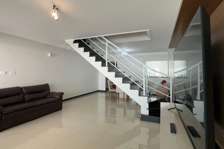 Casa à venda com 139m², 3 quartos e 4 vagasSala