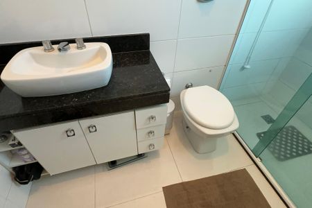 Casa à venda com 139m², 3 quartos e 4 vagasbanheiro suite