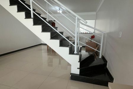 Casa à venda com 139m², 3 quartos e 4 vagasEscada