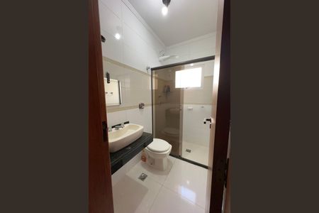 Casa à venda com 139m², 3 quartos e 4 vagasBanheiro