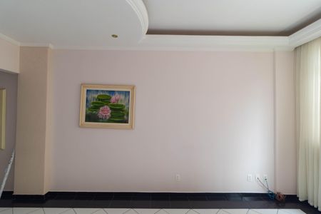 Apartamento para alugar com 80m², 2 quartos e sem vagaSalas