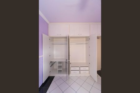 Apartamento para alugar com 80m², 2 quartos e sem vagaQuarto 02 - Armário