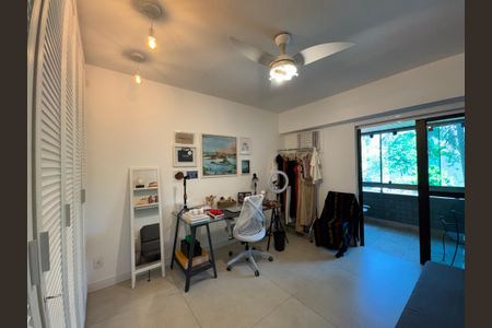 Apartamento à venda com 240m², 4 quartos e 3 vagasSuíte 2