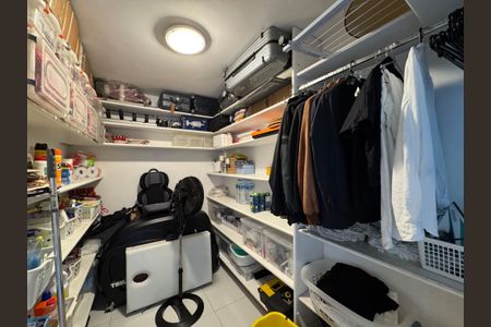 Apartamento à venda com 240m², 4 quartos e 3 vagasCozinha - Despensa