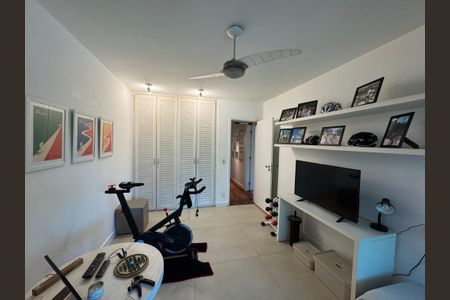 Apartamento à venda com 240m², 4 quartos e 3 vagasQuarto 2