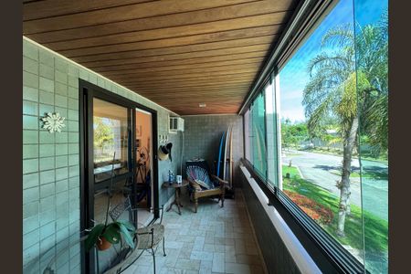 Apartamento à venda com 240m², 4 quartos e 3 vagasSuíte 2 - Varanda