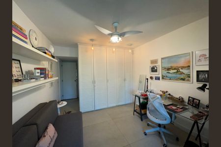 Apartamento à venda com 240m², 4 quartos e 3 vagasSuíte 2