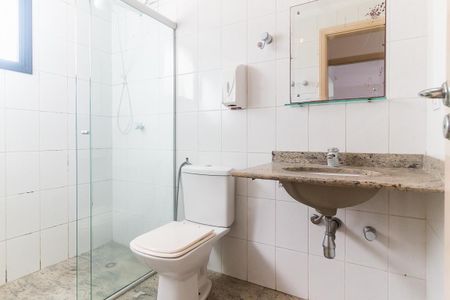 Apartamento para alugar com 65m², 2 quartos e 1 vaga Apartamento para alugar com 65m², 2 quartos e 1 vagaBanheiro da Suíte