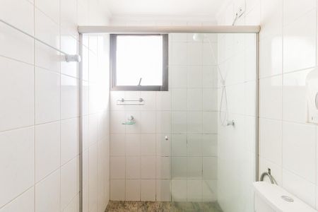 Apartamento para alugar com 65m², 2 quartos e 1 vaga Apartamento para alugar com 65m², 2 quartos e 1 vagaBanheiro da Suíte