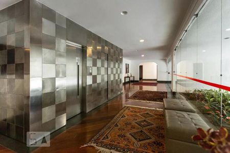 Apartamento para alugar com 237m², 5 quartos e 2 vagasHall