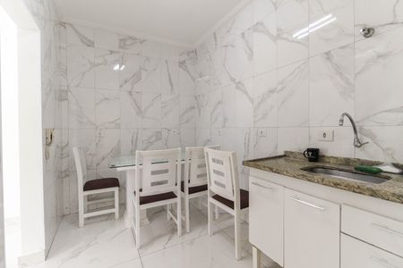 Casa de condomínio à venda com 65m², 2 quartos e 1 vaga Casa de condomínio à venda com 65m², 2 quartos e 1 vagaCozinha