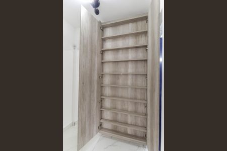 Casa de condomínio à venda com 65m², 2 quartos e 1 vaga Casa de condomínio à venda com 65m², 2 quartos e 1 vagaCorredor