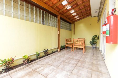 Casa de condomínio à venda com 65m², 2 quartos e 1 vaga Casa de condomínio à venda com 65m², 2 quartos e 1 vagaÁrea Comum