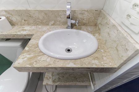 Casa de condomínio à venda com 65m², 2 quartos e 1 vaga Casa de condomínio à venda com 65m², 2 quartos e 1 vagaBanheiro