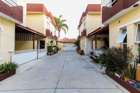 Casa de condomínio à venda com 65m², 2 quartos e 1 vaga Casa de condomínio à venda com 65m², 2 quartos e 1 vagaCondomínio