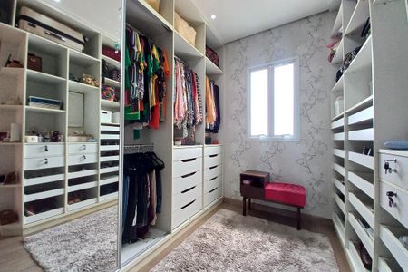 Casa de condomínio à venda com 310m², 5 quartos e 4 vagasCloset da Suíte 2