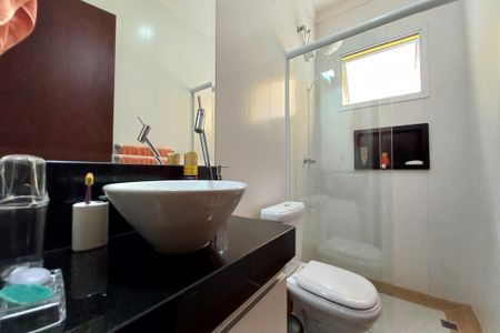 Casa de condomínio à venda com 310m², 5 quartos e 4 vagasBanheiro 2