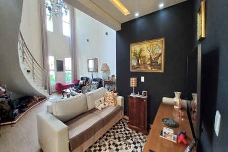 Casa de condomínio à venda com 310m², 5 quartos e 4 vagasSala de TV