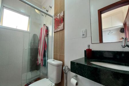 Casa de condomínio à venda com 310m², 5 quartos e 4 vagasBanheiro de Serviço