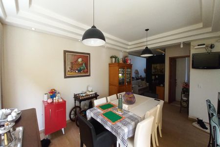 Casa de condomínio à venda com 310m², 5 quartos e 4 vagasSala de Jantar