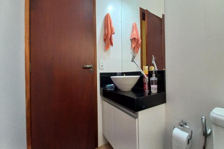 Casa de condomínio à venda com 310m², 5 quartos e 4 vagasBanheiro 2