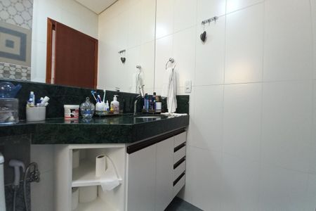 Casa de condomínio à venda com 310m², 5 quartos e 4 vagasBanheiro