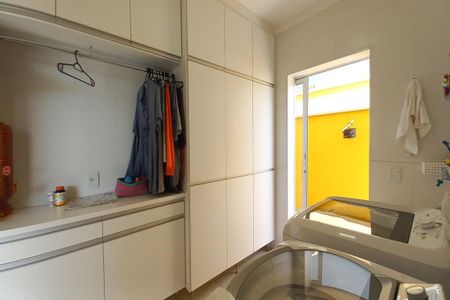 Casa de condomínio à venda com 310m², 5 quartos e 4 vagasÁrea de Serviço